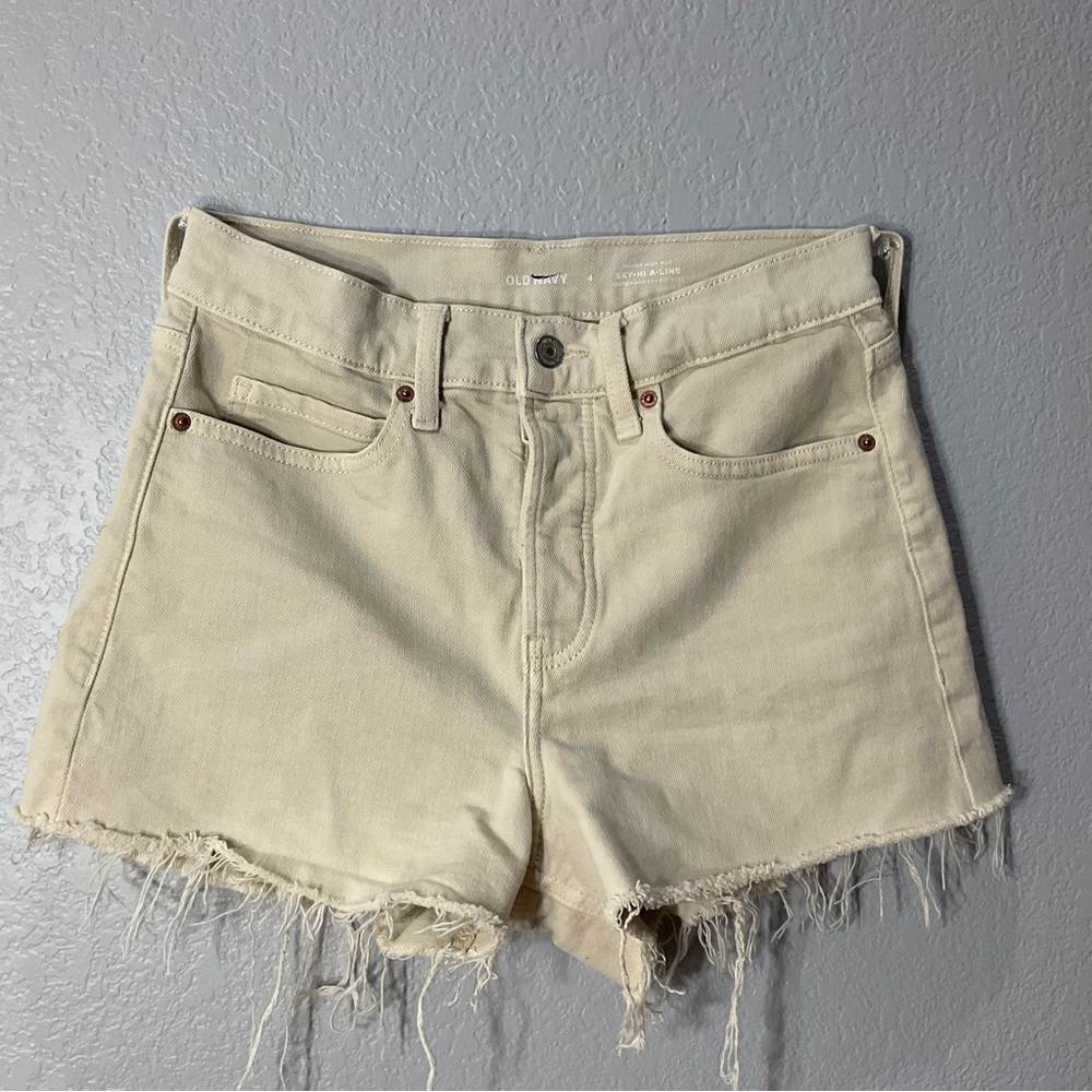 Old Navy Women’s Size 4 High Rise Embroidered Khaki Shorts